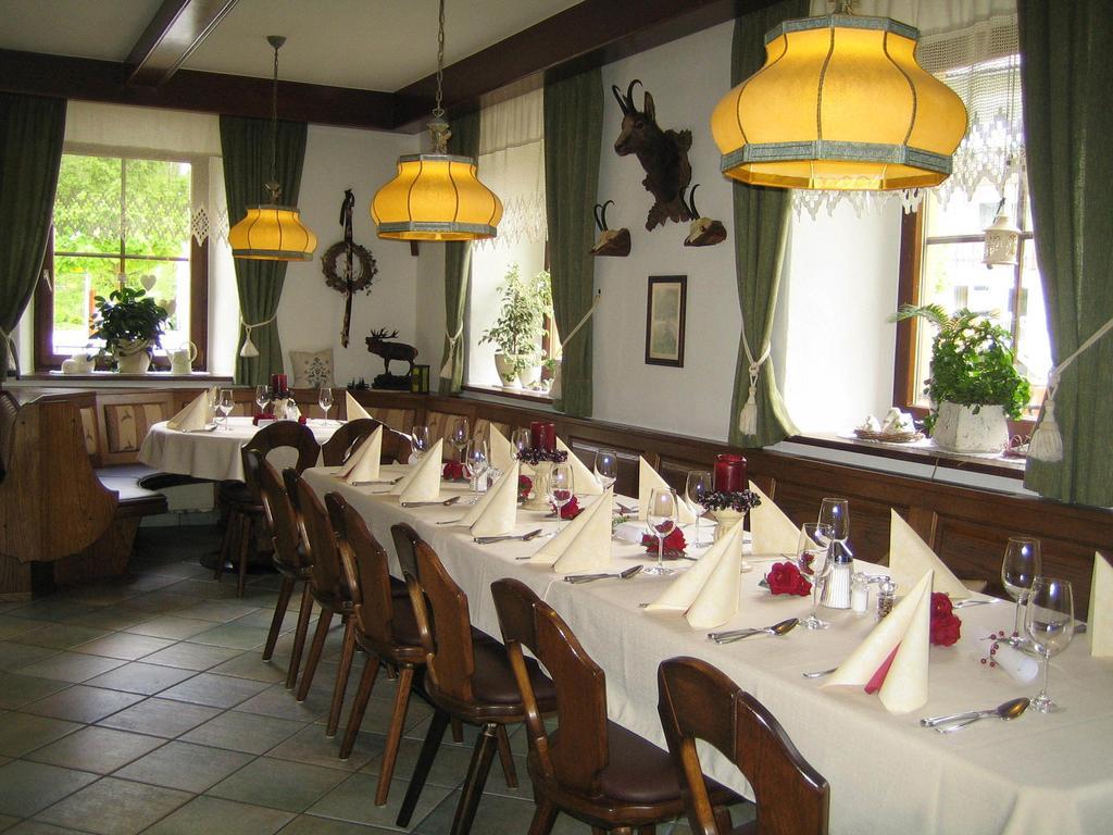 ホテル Gasthof Ruescher Donnersbach エクステリア 写真